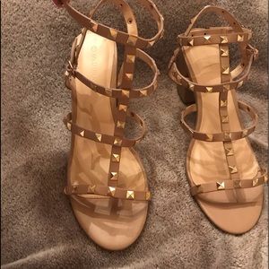 Rock stud style sandals nude color